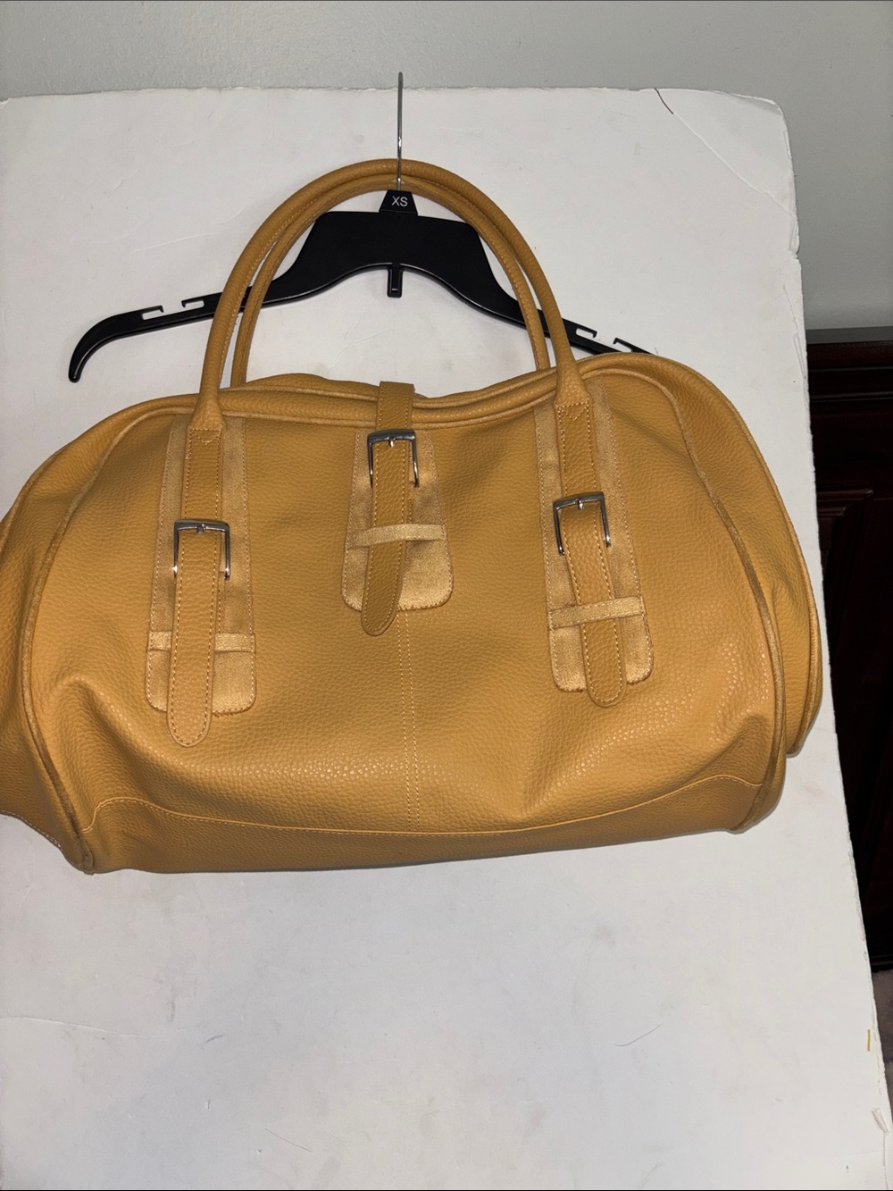 ESTEE LAUDER VINTAGE MUSTARD YELLOW TRAVEL BAG FAUX LEATHER..OVERNIGHT/COSMETICS